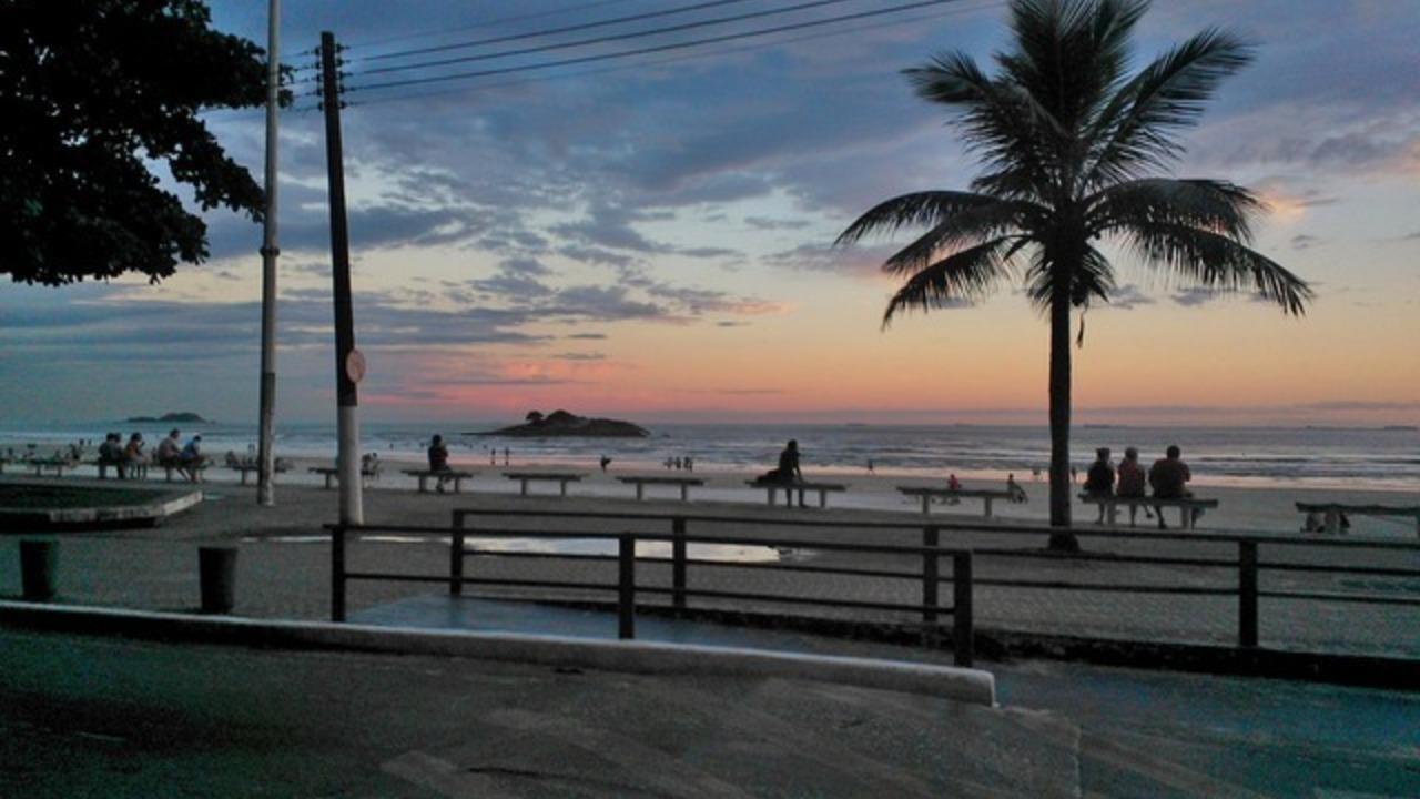 Apartamento Pitangueiras * Guarujá